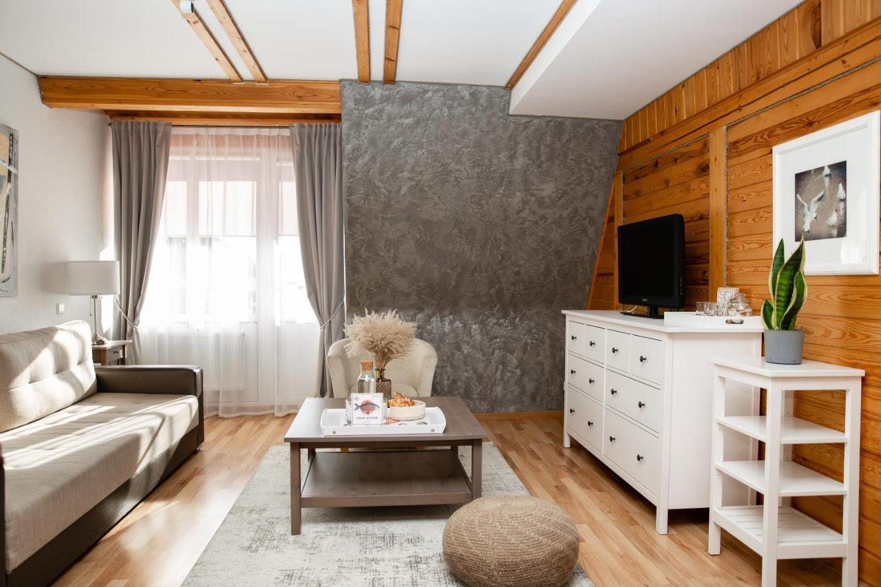 Melynojo Karpio Namas Bed & Breakfast Kinty ภายนอก รูปภาพ