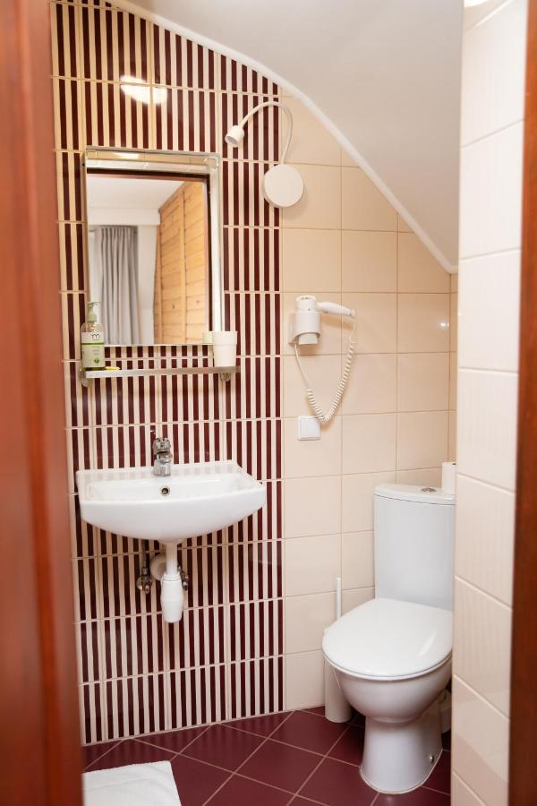 Melynojo Karpio Namas Bed & Breakfast Kinty ภายนอก รูปภาพ