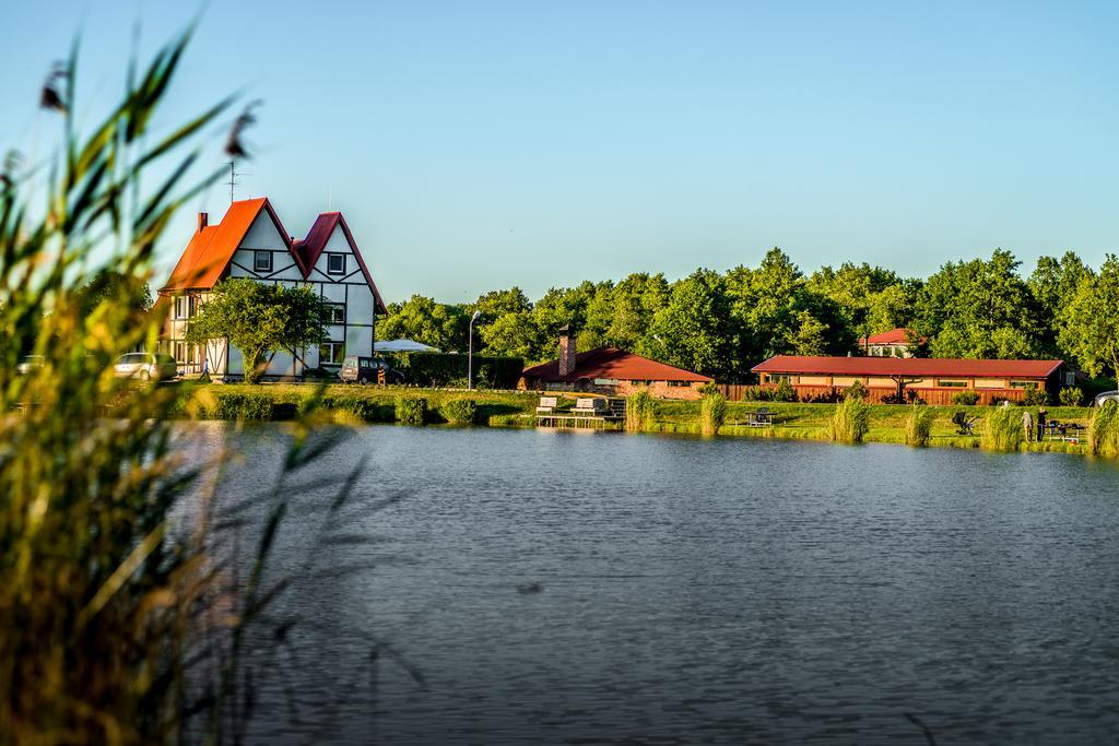 Melynojo Karpio Namas Bed & Breakfast Kinty ภายนอก รูปภาพ